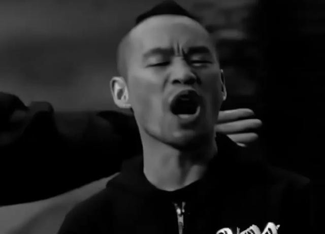 赵薇股票亏40亿_明星副业投资风险_黄立成3.8亿亏损案例