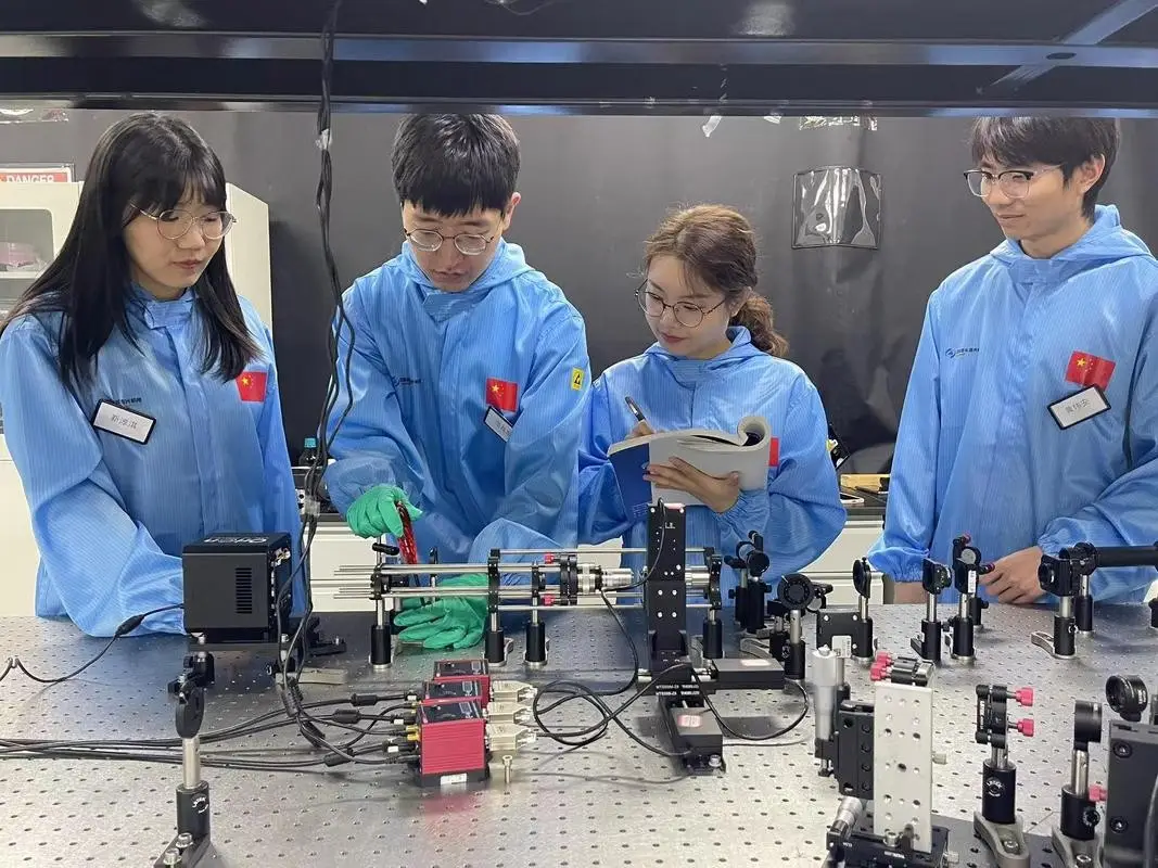 中国制造业全球领先地位_中国外汇储备世界第一_中国GDP增长历程