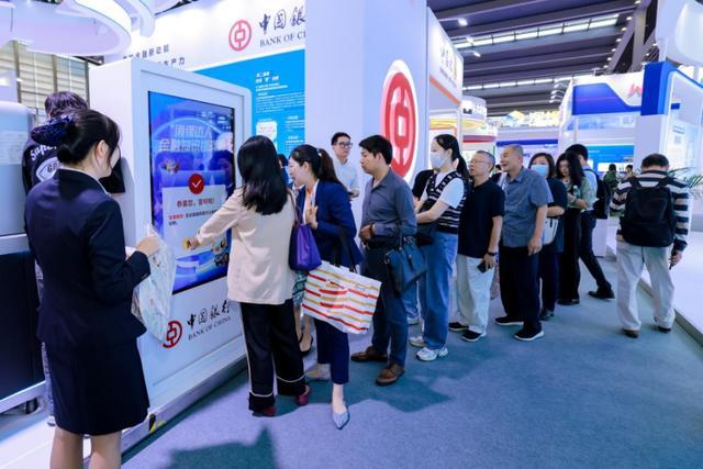 中国银行 兑换外币_中国银行 全球化金融服务 外贸发展_支付便利 谨防风险 金融知识普及