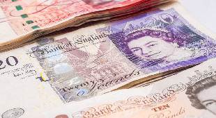 英国央行加息预期降温 英镑1.3500命悬一线