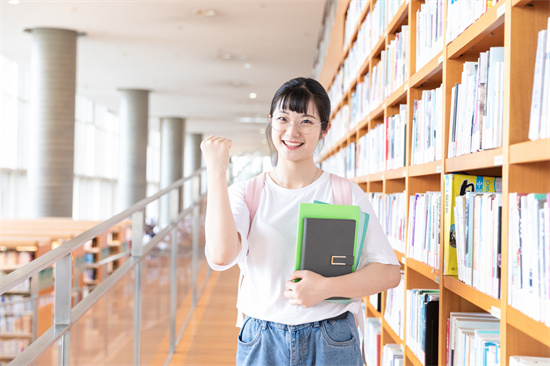 留学是该现钞还是现汇